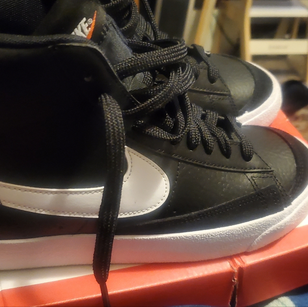 Nike Blazer Mid '77 Size 7